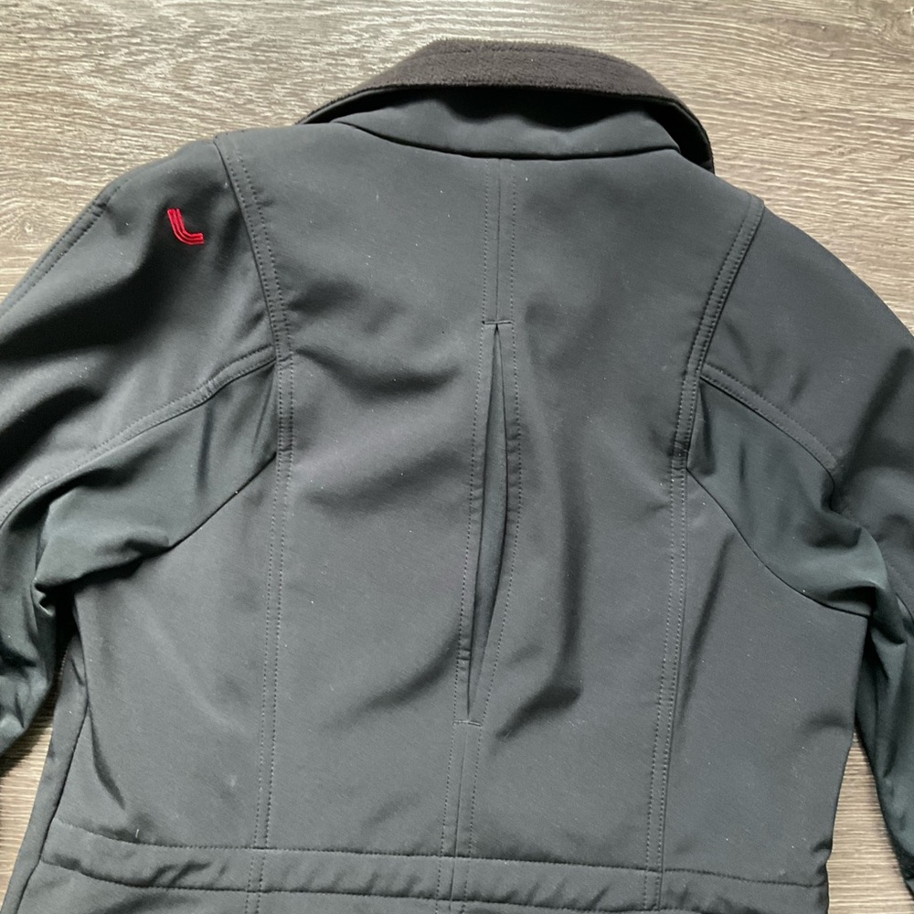 Lolë softshell jacket. - Picture 4 of 7